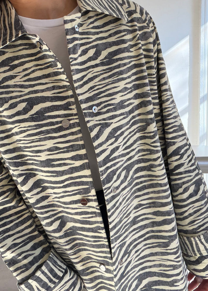 Tiger print trench coat - SERRANO